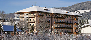 Apparthotel Germania in winter